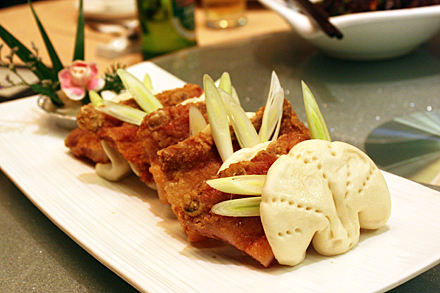Fried Pork Ribs in Steamed Buns