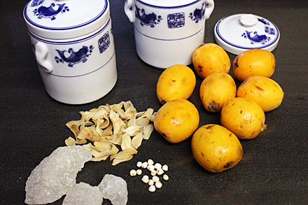 Ingredients for making Loquat Soup